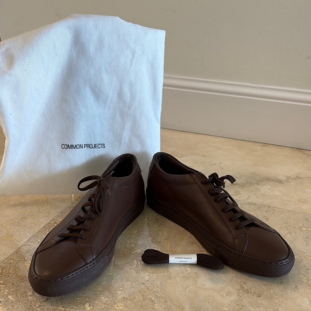 Common Projects classic brown minimalist sneaker